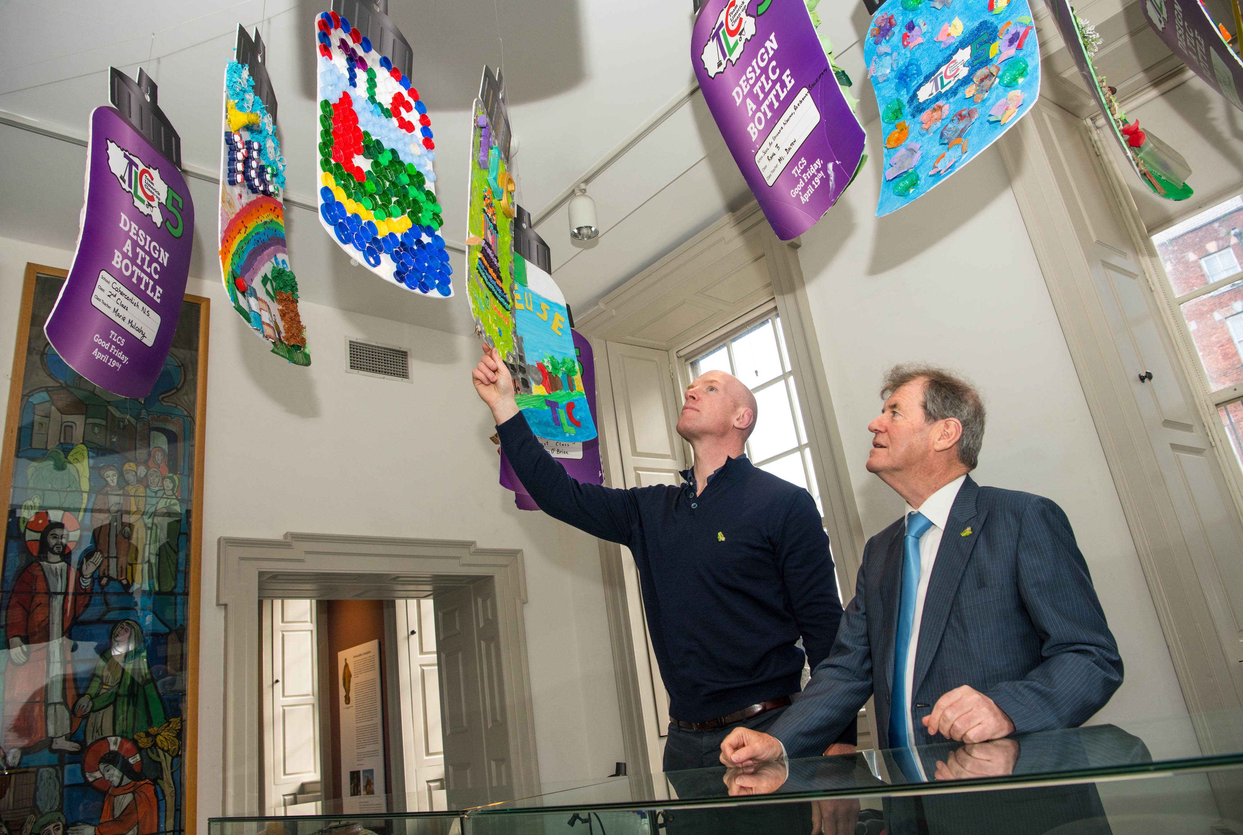 07/03/2019Paul O'Connell and JP McManus pictured today at the 'Design a TLC Bottle' prizegiving at the Hunt Museum, Limerick. Over 50 primary schools across the county entered ahead of Team Limerick Clean-Up 5, which will see thousands of volunteers take to the streets of Limerick city and county for Europe's largest one-day clean up. Sponsored by the JP McManus Benevolent Fund, the event has seen over 360 tonnes of litter gathered from the streets since inception in 2015. Over 14,000 volunteers have already signed up for the 2019 event, taking place on Good Friday, 19th April. Photo by Diarmuid Greene