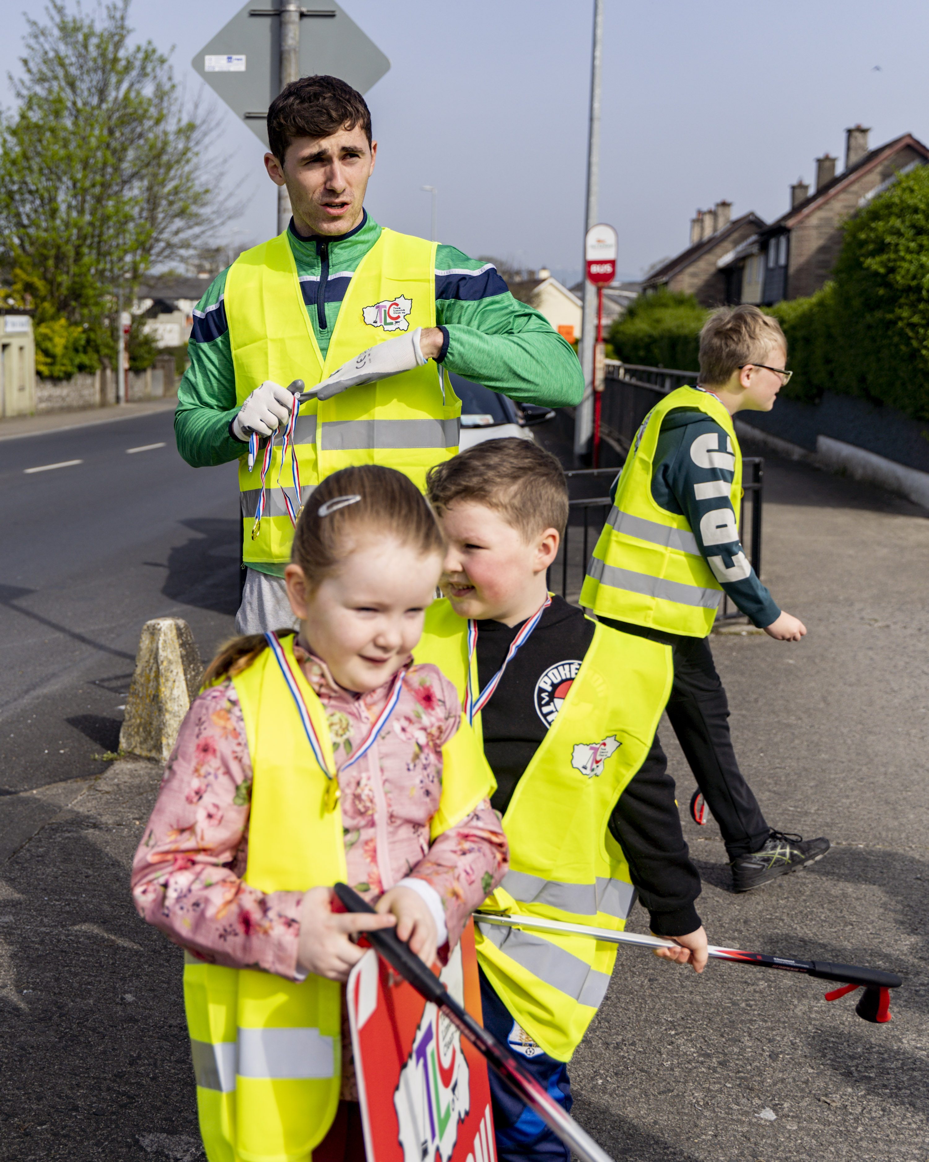 19/04/2019Limerick Hurler, Barry Nash pictured with Grace Keane and Jay Butler from The Rathbane, Kennedy Glasgow & Janesboro Residence Group members  during The Team Limerick Clean-Up (TLC) in Limerick. Pic: Don Moloney